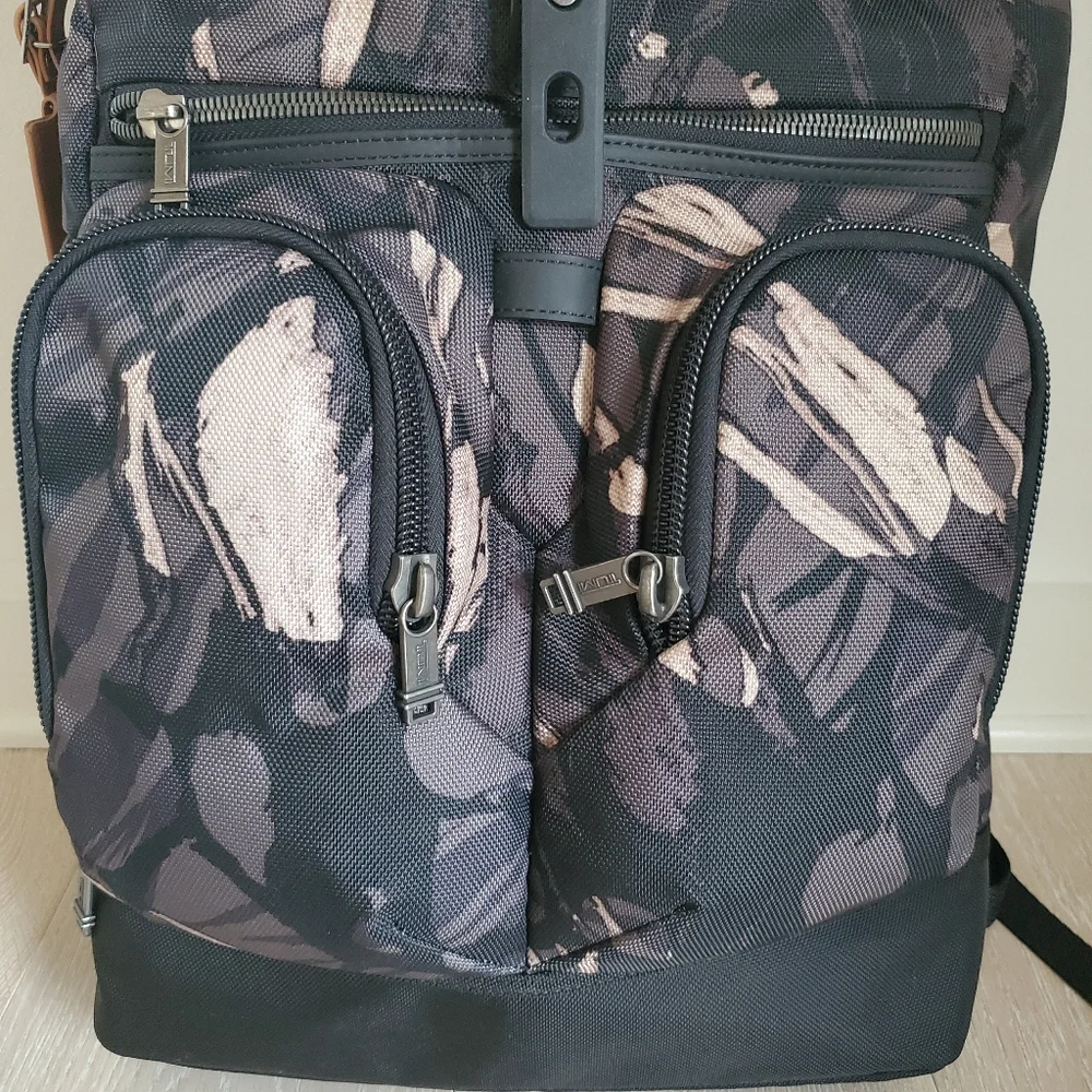 NWOT TUMI ALPHA BRAVO LONDON ROLL-TOP GRAY HIGHLANDS CAMOUFLAGE NYLON BACKPACK